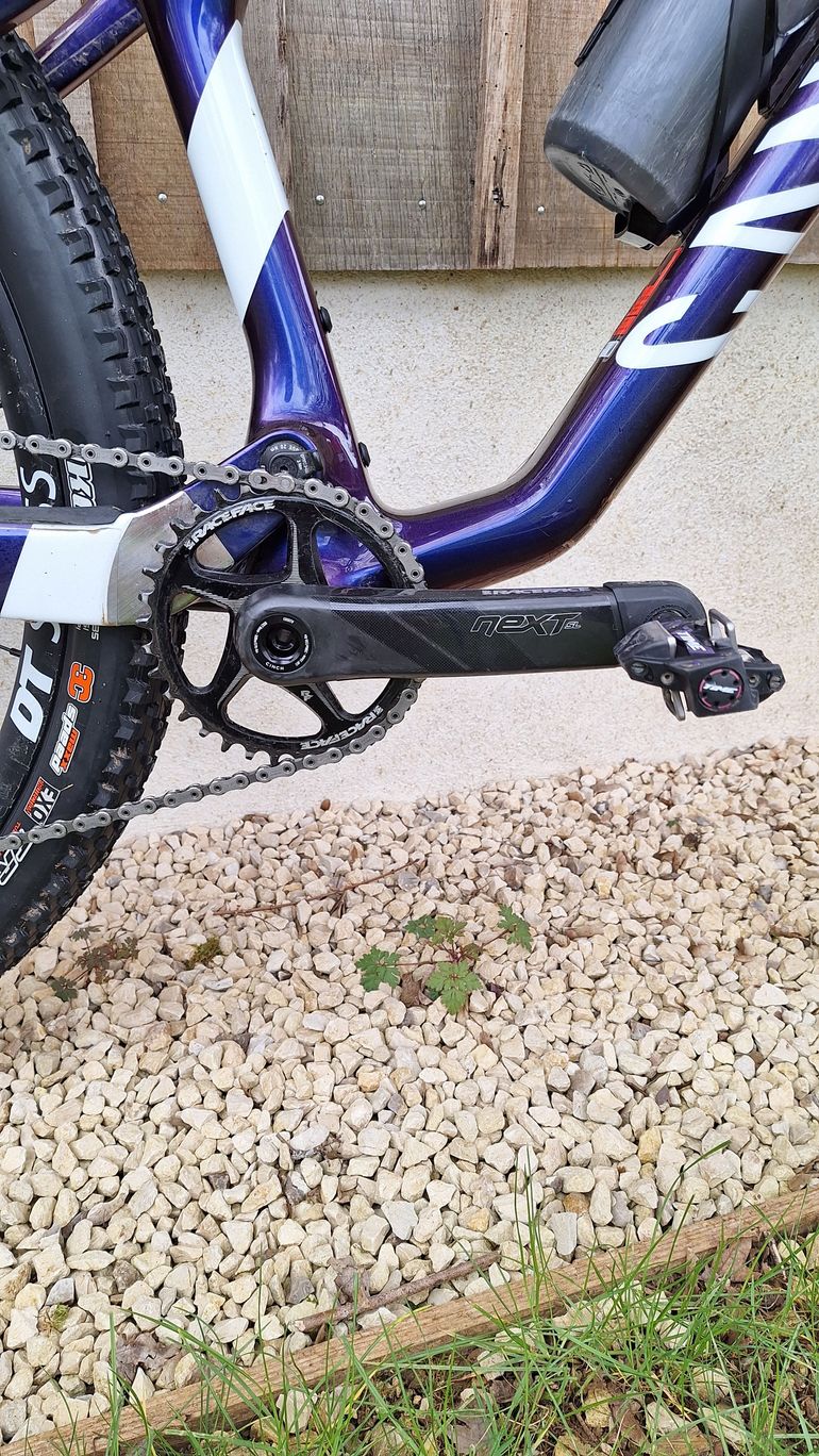 Used Canyon Lux World Cup CFR Team 2022 2024 Mountainbike, Purple, 29 — image 3 of 6