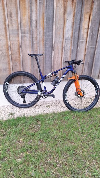Used Canyon Lux World Cup CFR Team 2022 2024 Mountainbike, Purple, 29 — image 6 of 6