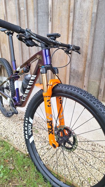 Used Canyon Lux World Cup CFR Team 2022 2024 Mountainbike, Purple, 29 — image 5 of 6