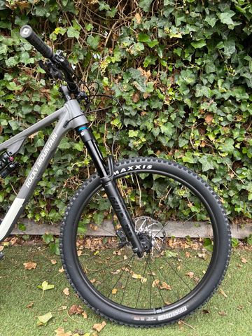 Gebrauchtes Rocky Mountain Instinct A50 Shimano 2024 2024 Mountainbike, Hellgrau, 27.5, 29 — Bild 4 von 22