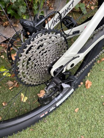 Gebrauchtes Rocky Mountain Instinct A50 Shimano 2024 2024 Mountainbike, Hellgrau, 27.5, 29 — Bild 6 von 22