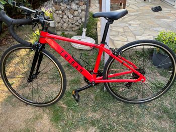 Used TRIBAN RC100 Road Bike 2020 2020 Road & Gravel, Red — image 2 of 3