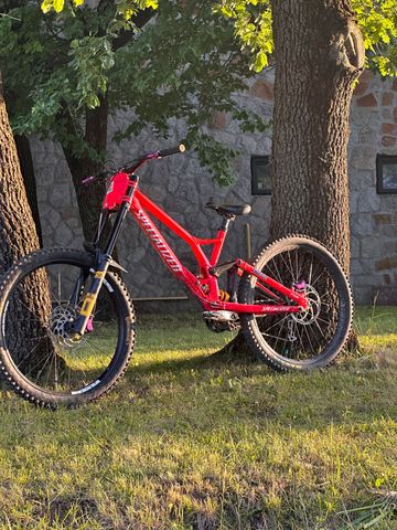 Używany Specialized Demo SRAM GX DH 2023 Mountainbike — zdjęcie 3 z 3