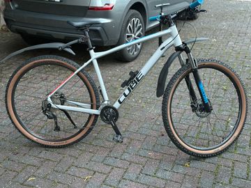 Used CUBE Aim Shimano Alivio 2022 Mountainbike, Light Gray — image 1 of 6