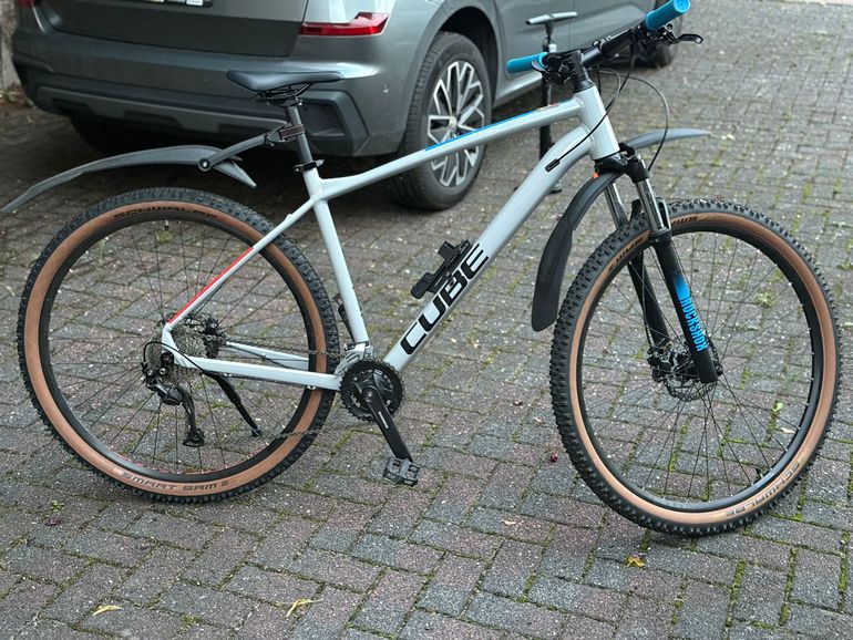 Used CUBE Aim Shimano Alivio 2022 Mountainbike, Light Gray — image 1 of 6