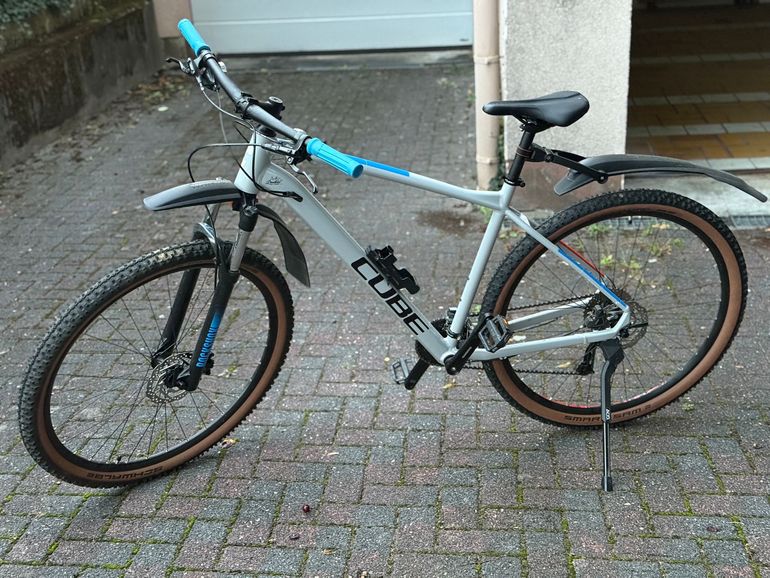 Used CUBE Aim Shimano Alivio 2022 Mountainbike, Light Gray — image 2 of 6