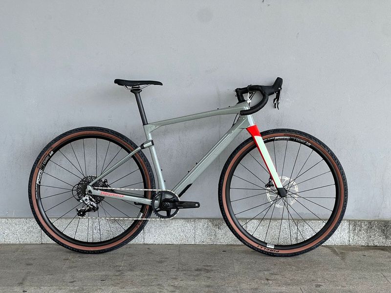 Used BMC URS 01 FOUR 2023 2023 Road & Gravel