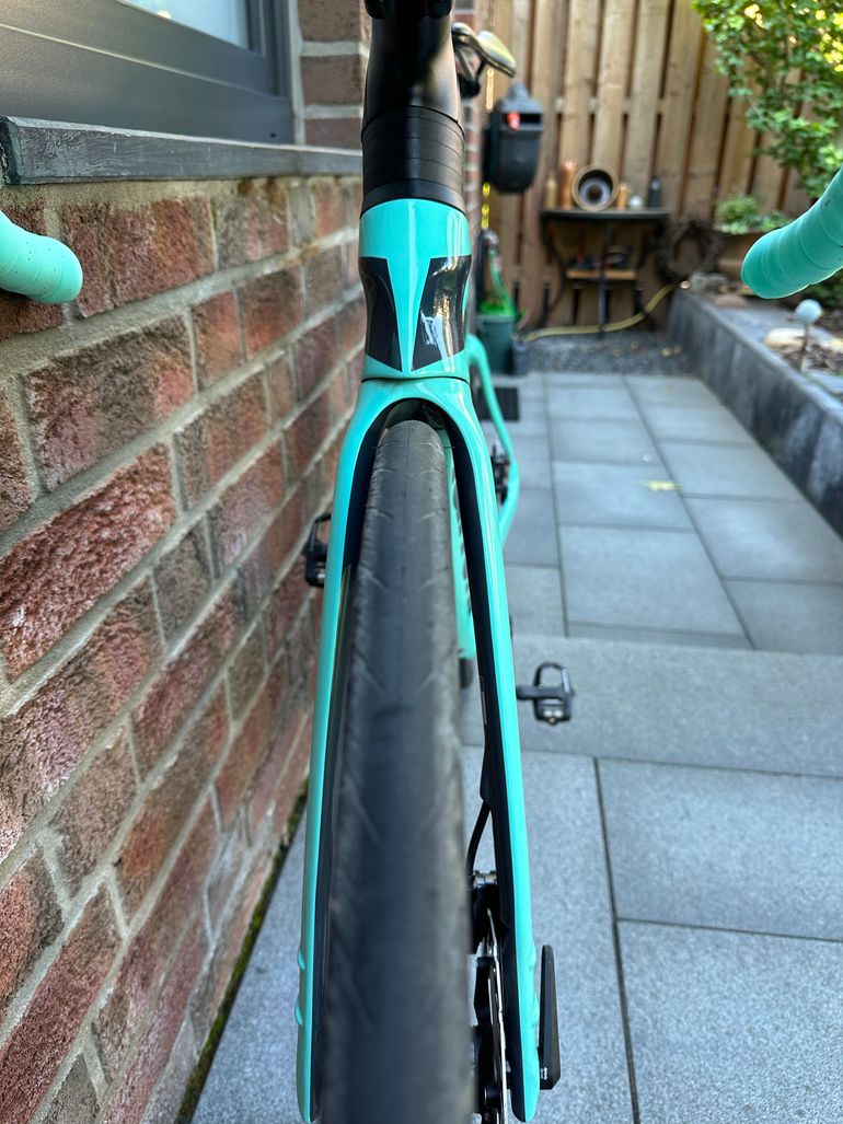 Used Bianchi OLTRE COMP ULTEGRA DI2 2025 2025 Road & Gravel, Green — image 4 of 10