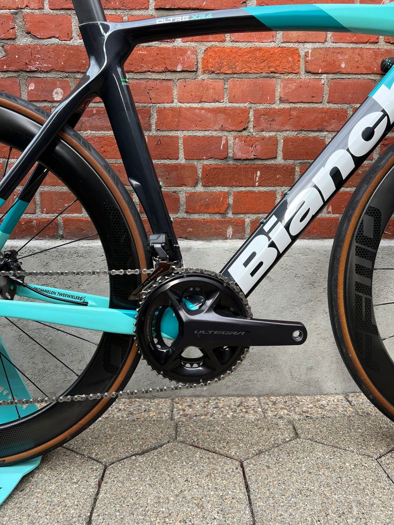 Bianchi Bianchi Oltre XR4 CV Disc Shimano Ultegra Di2 2x12/Size 57