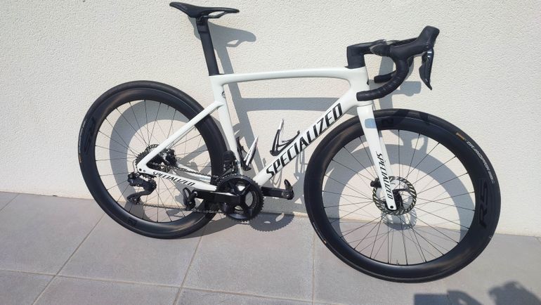 Used Specialized Tarmac Shimano 105 Di2 2024 Road & Gravel, Blanco — image 1 of 3