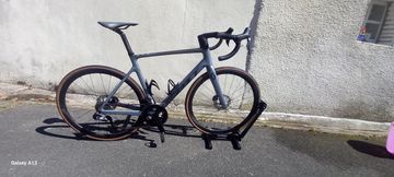 Scott Addict RC 15 2024 2024 Road & Gravel usato, Grigio chiaro — immagine 5 di 5