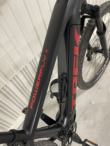 Used Trek Powerfly 5 2022 2022 Mountainbike — image 9 of 9
