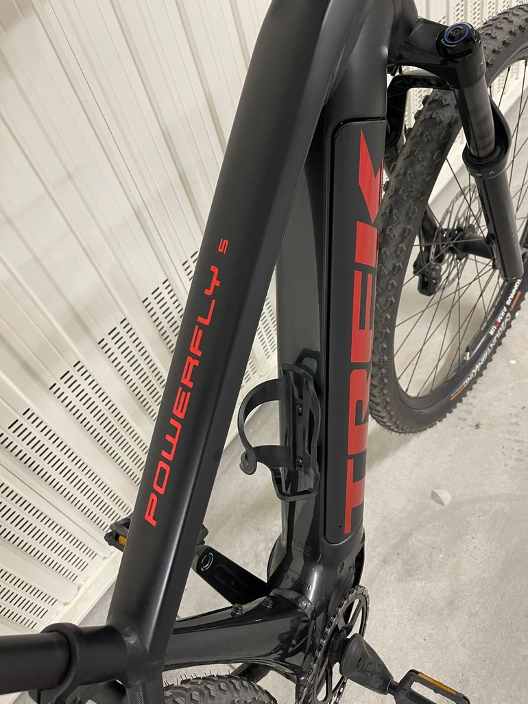 Used Trek Powerfly 5 2022 2022 Mountainbike — image 9 of 9
