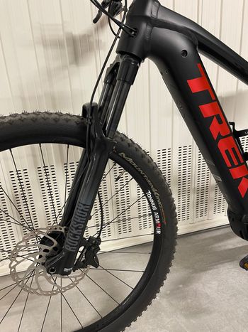Used Trek Powerfly 5 2022 2022 Mountainbike — image 6 of 9