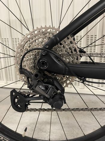 Used Trek Powerfly 5 2022 2022 Mountainbike — image 4 of 9