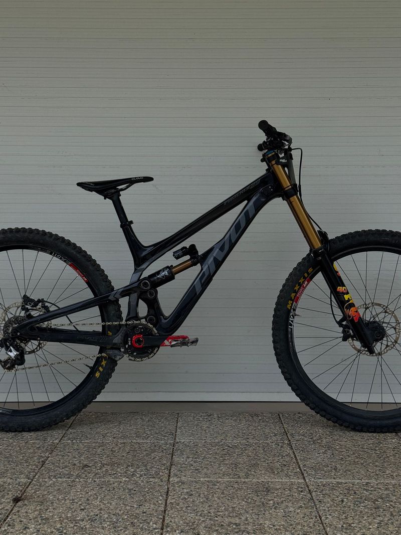 Used Pivot Phœnix DH Carbon 2024 MTB