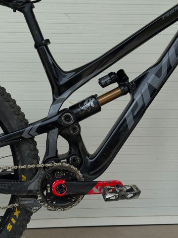 Używany Pivot Phœnix DH Carbon 2024 Mountainbike — zdjęcie 3 z 7