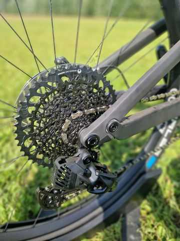 Canyon Neuron CF 9 AXS 2024 2024 Mountainbike usato, Nero — immagine 3 di 4