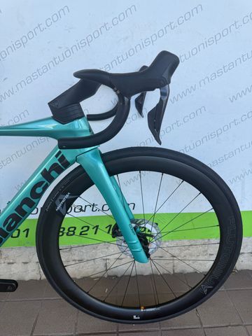 Used Bianchi Oltre Comp 2025 Road & Gravel, Green — image 5 of 12