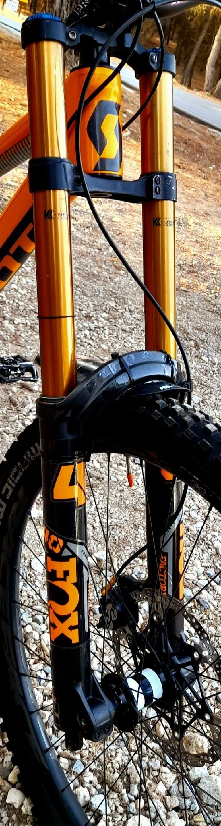 Scott Gambler Shimano Saint 2020 Mountainbike usato, Arancione — immagine 4 di 6