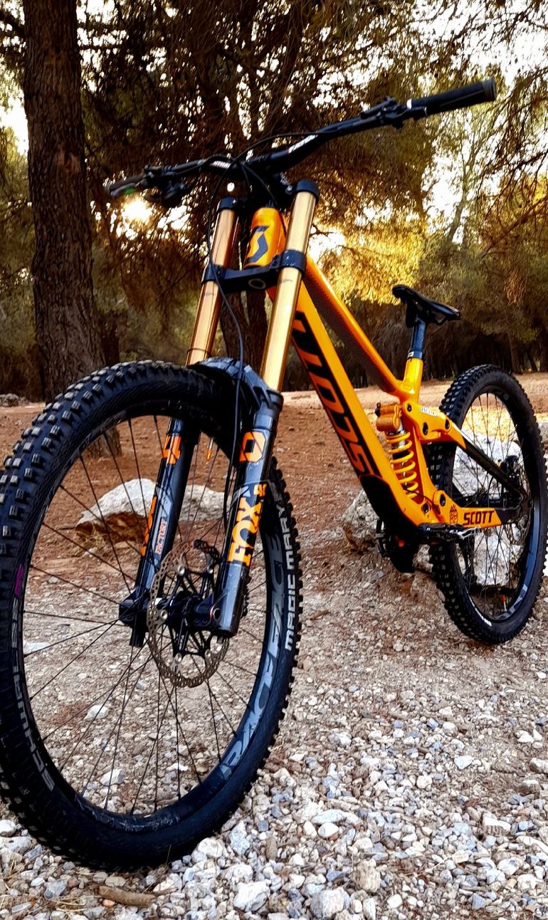 Scott Gambler Shimano Saint 2020 Mountainbike usato, Arancione — immagine 2 di 6