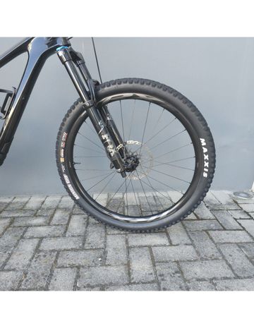 Giant Trace X 2023 Mountainbike usato, Blu — immagine 3 di 9