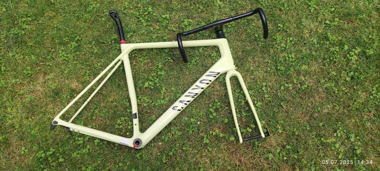 Brugt Canyon Endurace CF SL 8 Di2 2022 Frameset 2022 Road & Gravel — billede 9 af 10
