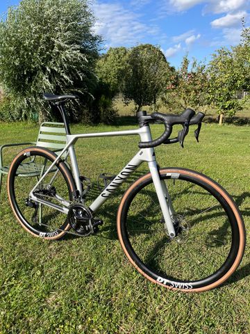 Brugt Canyon Endurace CF 7 Di2 2025 2025 Road & Gravel — billede 1 af 14