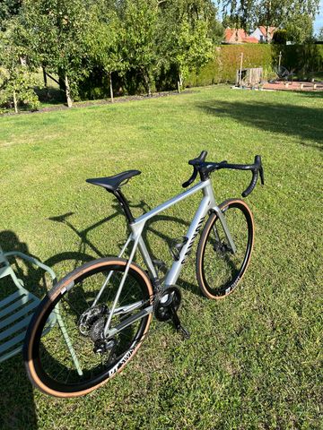 Brugt Canyon Endurace CF 7 Di2 2025 2025 Road & Gravel — billede 2 af 14
