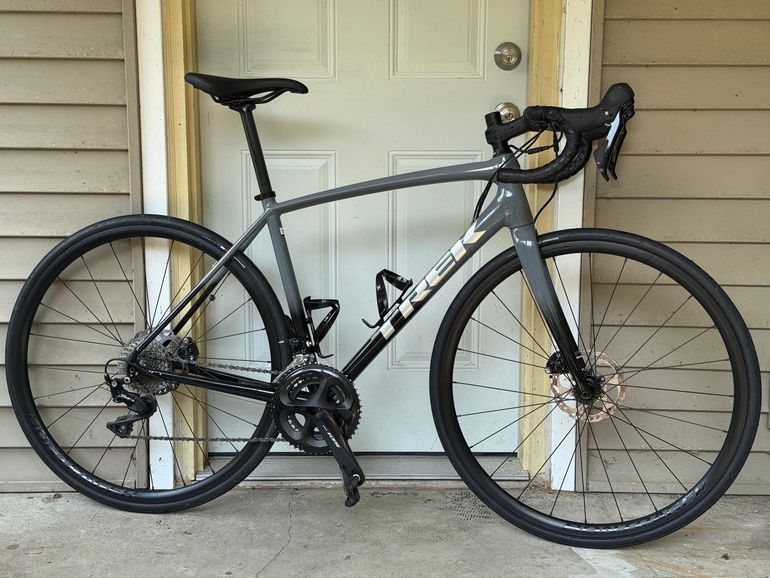 自転車本体 TREK EMONDA ALR4 Shimano105 TREK ( トレック ) ロードバイク EMONDA ( エモンダ ) ALR 4