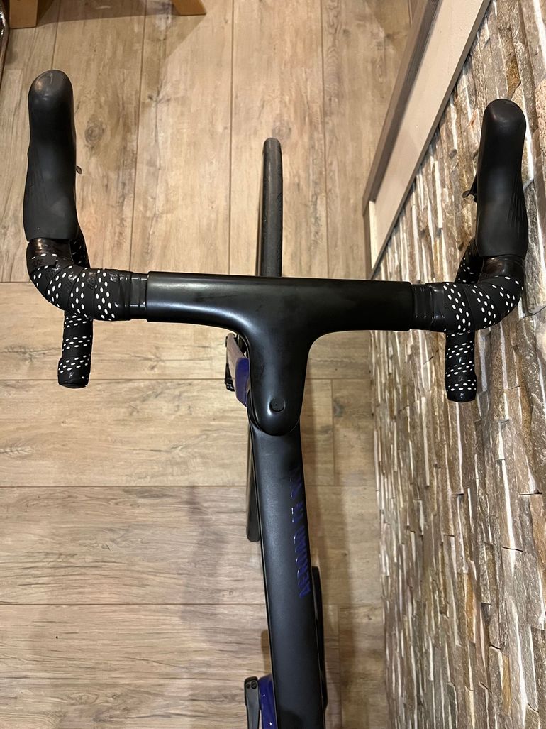 Brugt Canyon Aeroad CF SLX 8 Disc Di2 2023 2023 Road & Gravel — billede 5 af 11