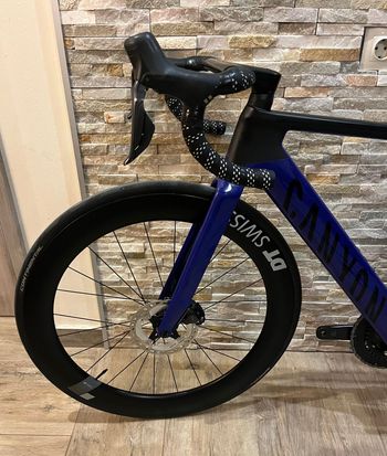 Brugt Canyon Aeroad CF SLX 8 Disc Di2 2023 2023 Road & Gravel — billede 4 af 11