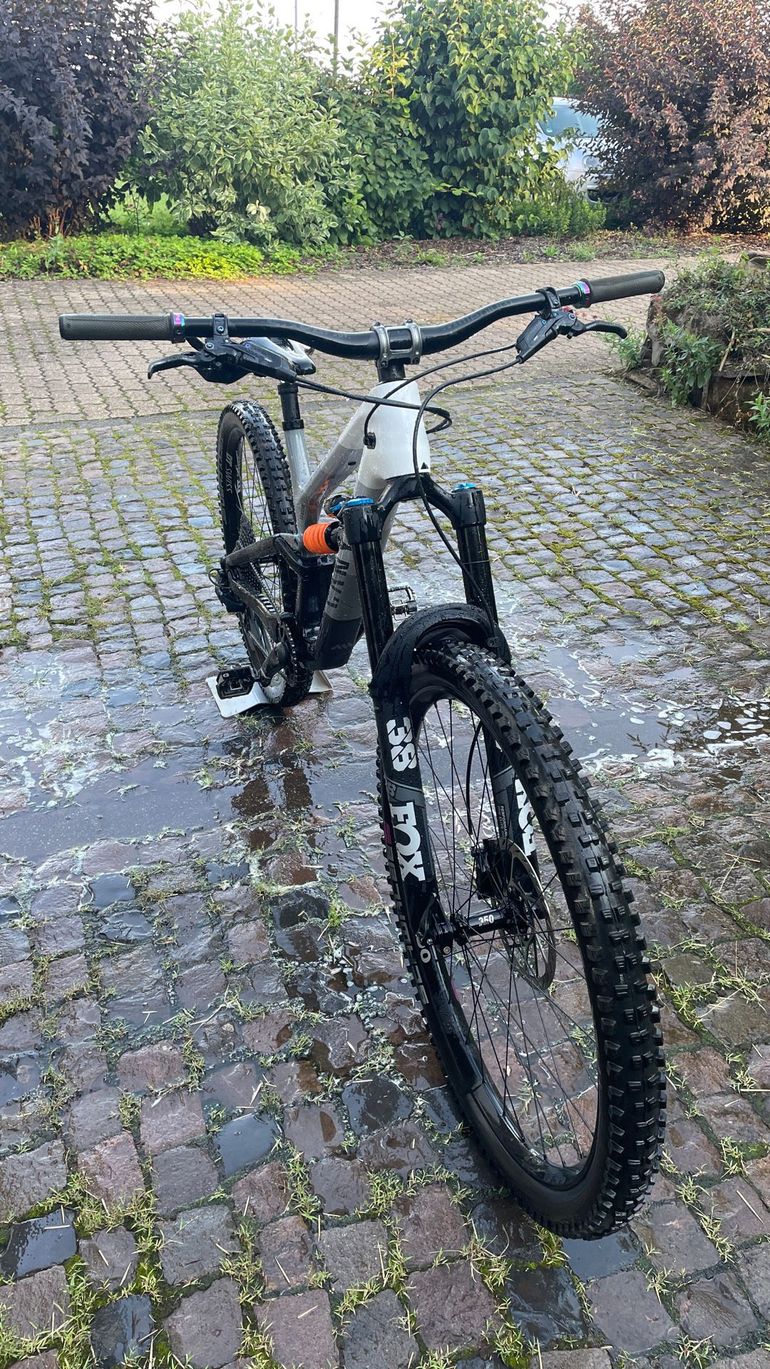 Canyon Torque SRAM GX Eagle 2022 Mountainbike usato, Bianco — immagine 4 di 6