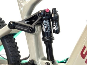 Santa Cruz VALA Other SRAM 2025 Mountainbike d'occasion — image 3 sur 10