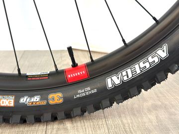 Santa Cruz VALA Other SRAM 2025 Mountainbike d'occasion — image 9 sur 10