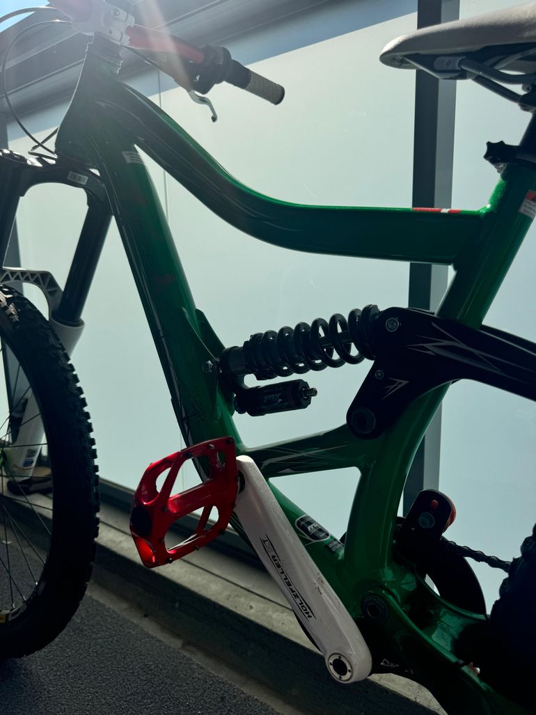 Used Specialized Bighit SRAM X7 2010 Mountainbike, Green — image 4 of 12