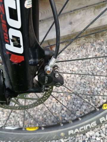 Used Schwinn Mesags 2003 Mountainbike, Red — image 7 of 9