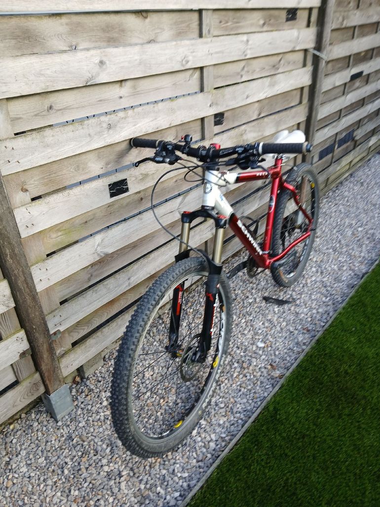 Used Schwinn Mesags 2003 Mountainbike, Red — image 2 of 9