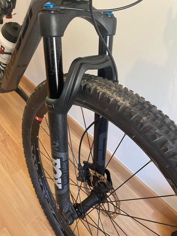 Used Massi AIRE SL CARBONO 2021 Mountainbike, Light Gray — image 2 of 7
