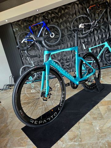 Brugt Bianchi Oltre RC Durace Di2 2024 2024 Road & Gravel — billede 4 af 5