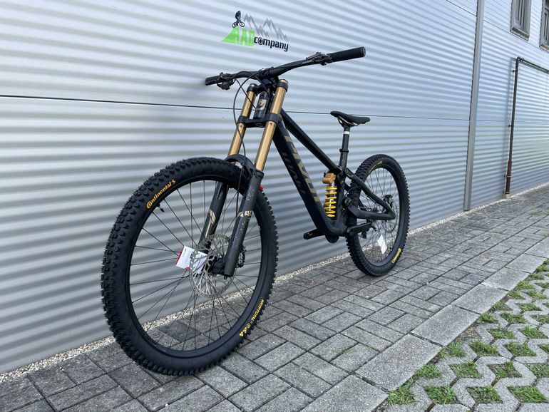 Pivot Downhill Bike Prototype Forbidden Supernought High-Pivot DH