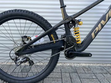 Used Pivot PHOENIX Pro Saint 2025 2025 Mountainbike, Black, 29, 27.5 — image 9 of 17