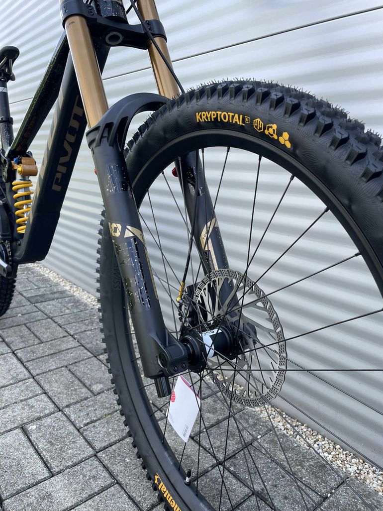 Tweedehands Pivot PHOENIX Pro Saint 2025 2025 Mountainbike — afbeelding 17 van 17