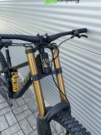 Tweedehands Pivot PHOENIX Pro Saint 2025 2025 Mountainbike — afbeelding 14 van 17