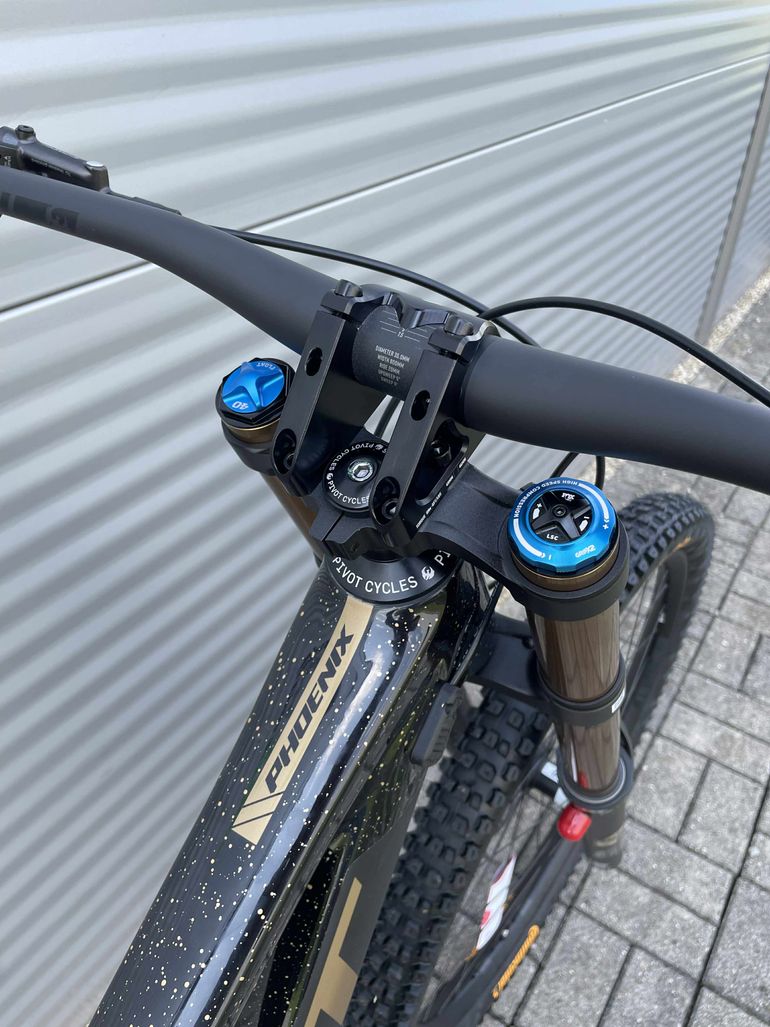 Tweedehands Pivot PHOENIX Pro Saint 2025 2025 Mountainbike — afbeelding 6 van 17