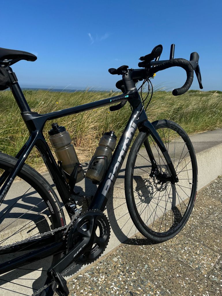 Bianchi Infinito shimano 105 フルカーボン Bianchi Infinito Shimano 105 2024