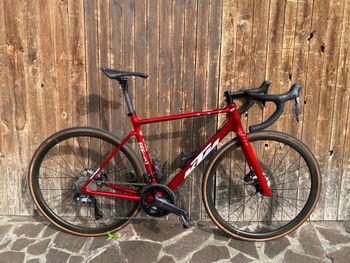 Used KTM REVELATOR ALTO MASTER 2022 2022 Road & Gravel, Red — image 1 of 9