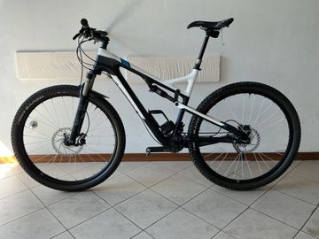 Używany Trek Superfly 100 Élite 2011 2011 Mountainbike — zdjęcie 2 z 12