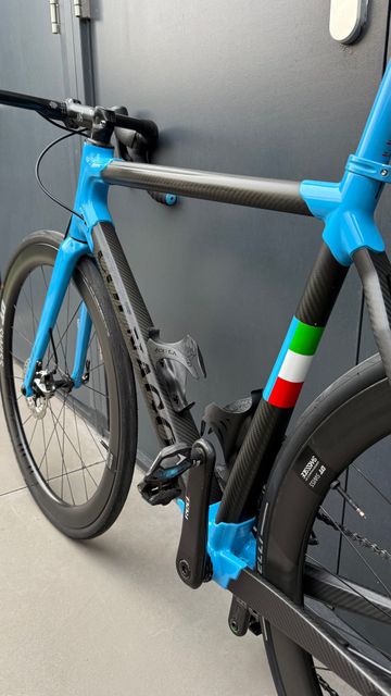 Used Colnago C60 Disc 2019 Road & Gravel, Black — image 2 of 14