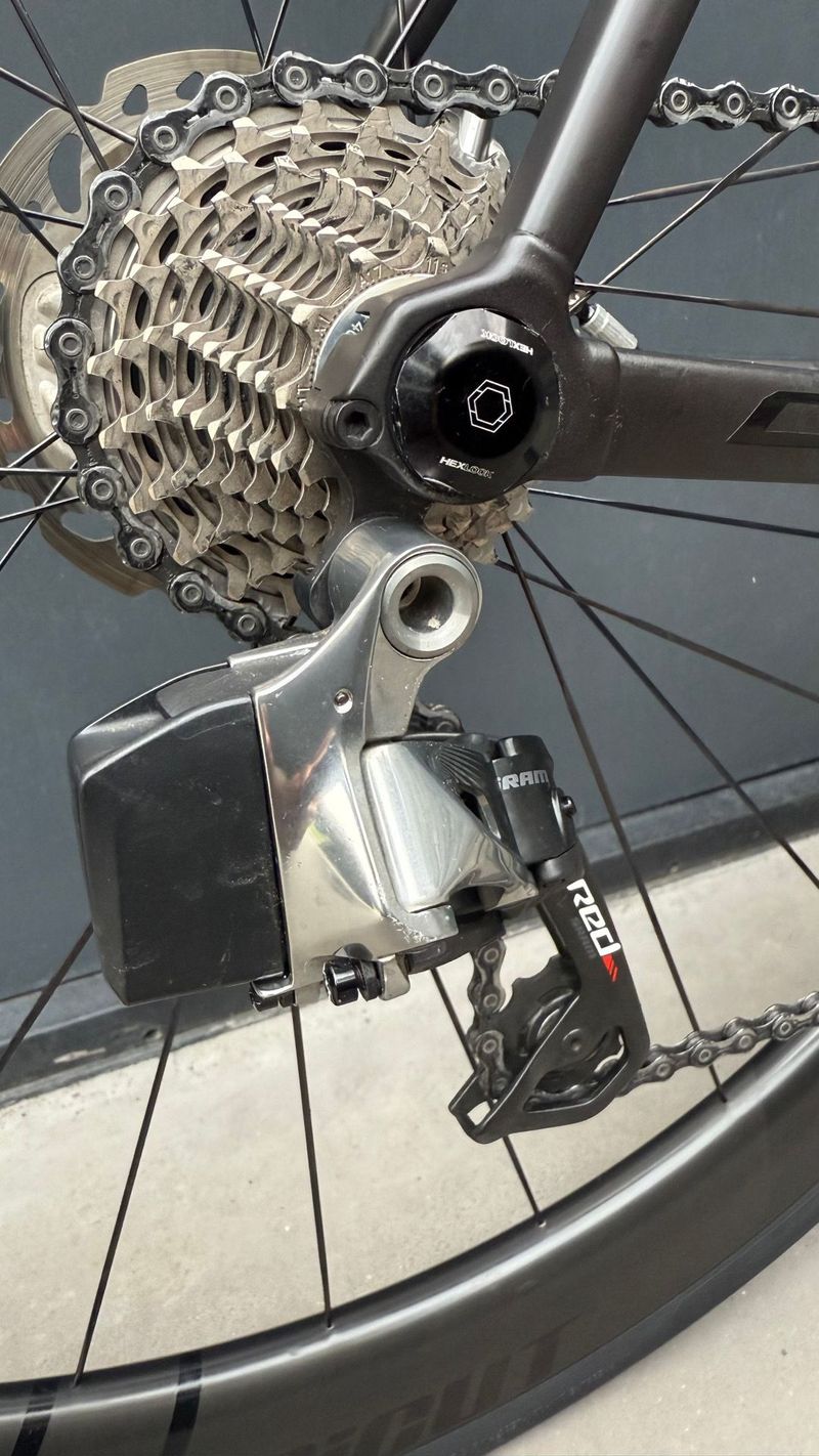 Used Colnago C60 Disc 2019 Road & Gravel, Black — image 12 of 14